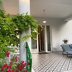 Villa Rosa Centre *