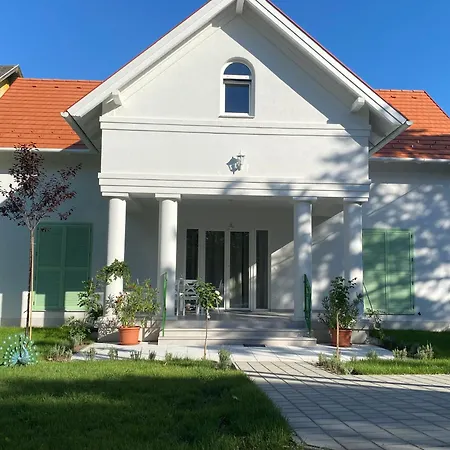 Villa Rosa Centre Balatonfured