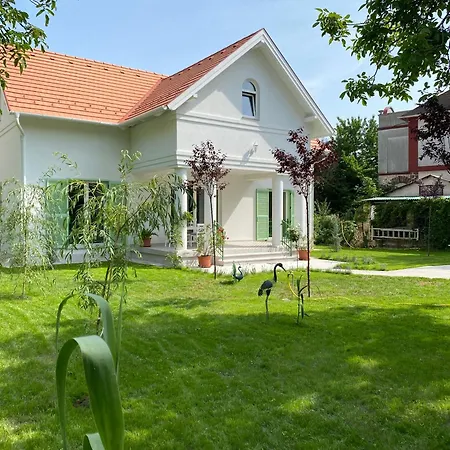 Villa Rosa Centre