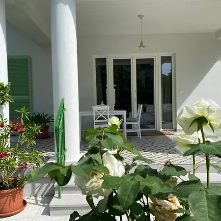 Villa Rosa Centre